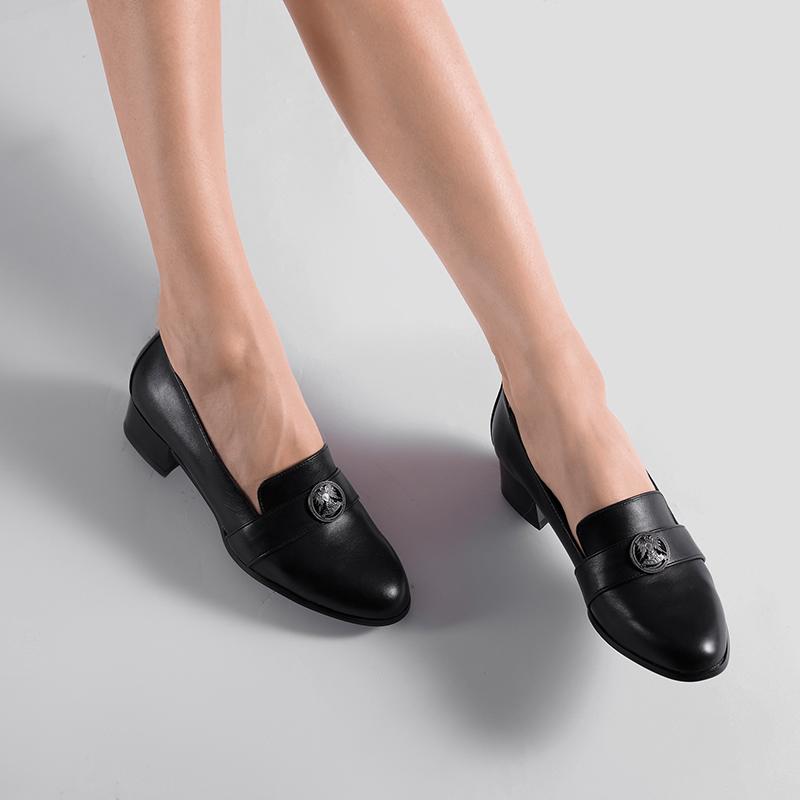 Women's PU Leather Medium Heels Round Toe Pumps